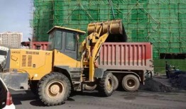 藏区货车拉人爆料视频,安全隐患与生存困境并存